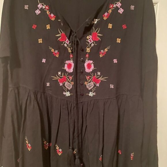 The Pyramid Collection Women’s Black Embroidered Floral Dress M - Picture 13 of 16